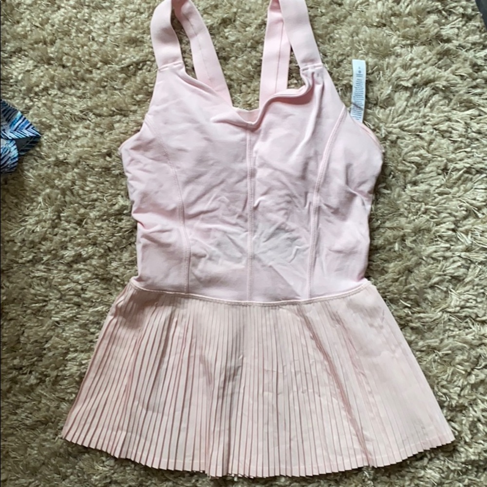 Lululemon pink tank size 6